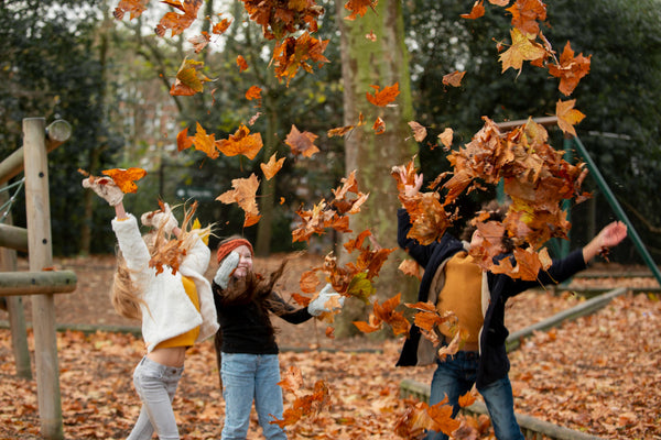 5 Health-Boosting Gifts of Autumn Outdoor Play for Children