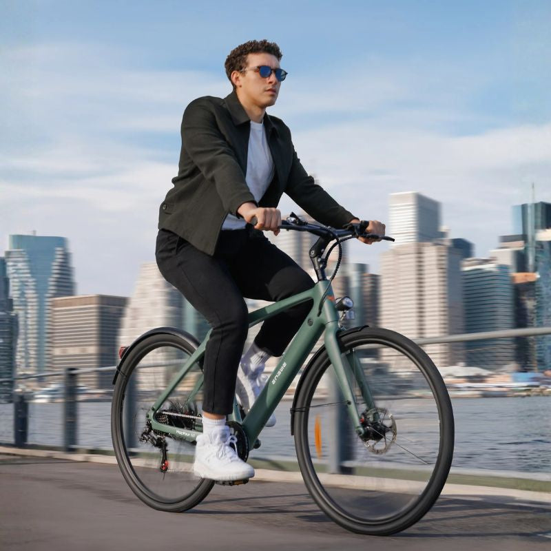 Man riding Engwe N1 Air ST in the city