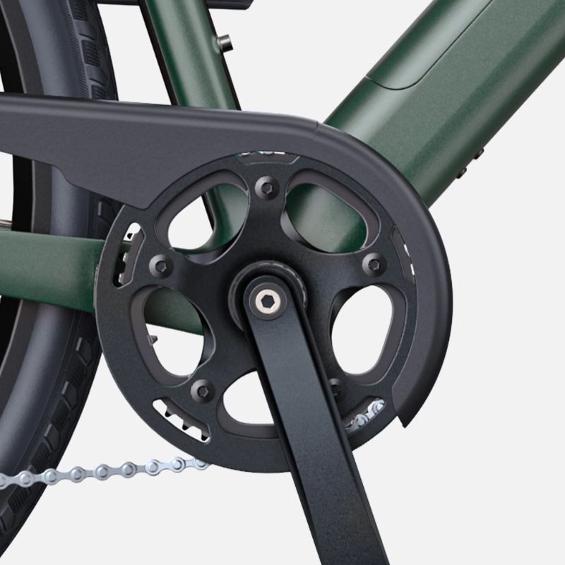 Close-up of Engwe N1 Air showing its chain and Pedal