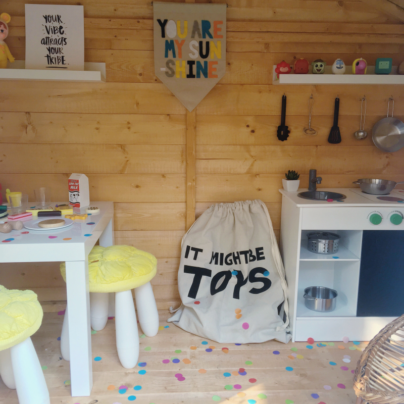 Kitty Playhouse 5×4